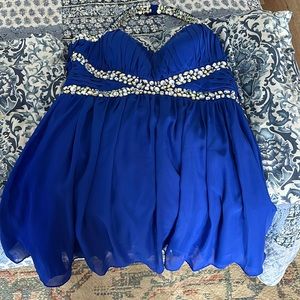 I wore it to my 2014 homecoming! Only worn once!